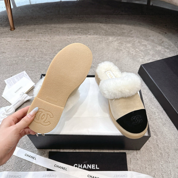 CC 25K Snow Mule 30mm Black Beige Wool Suede 527623