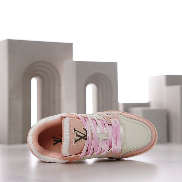 LV TRAINER IN PELLE DI VITELLO ROSA PESCA