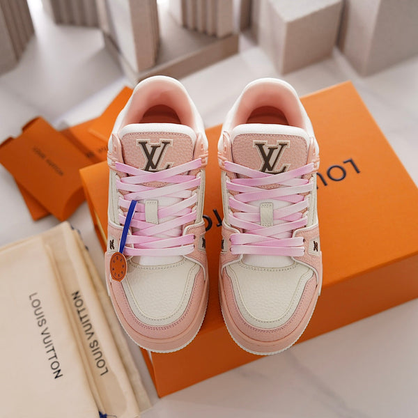 LV TRAINER IN PELLE DI VITELLO ROSA PESCA