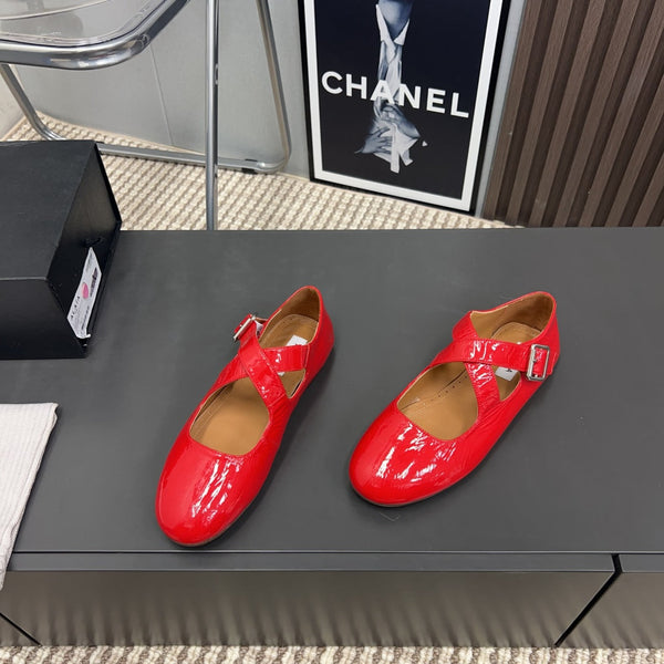 Alaila Criss Cross Ballet Flats In Red Glossy Calfskin 996033