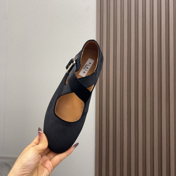 Alaila Criss Cross Ballet Flats In Black Velvet 996039