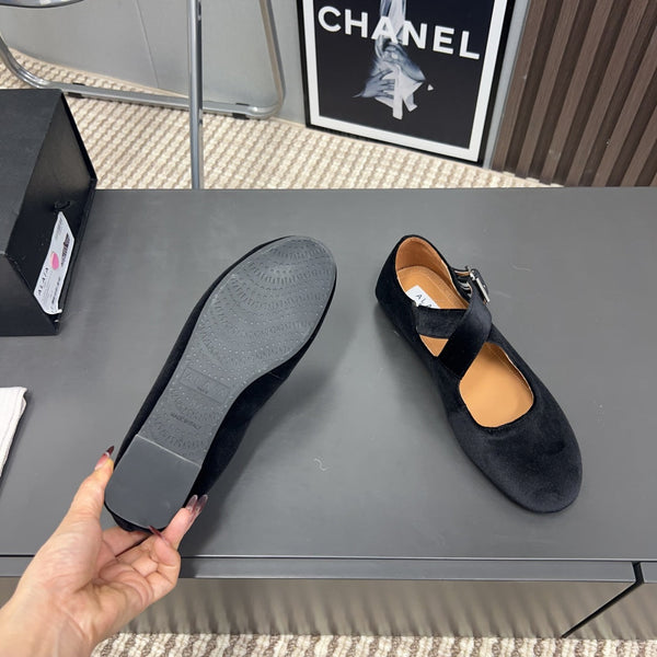 Alaila Criss Cross Ballet Flats In Black Velvet 996039