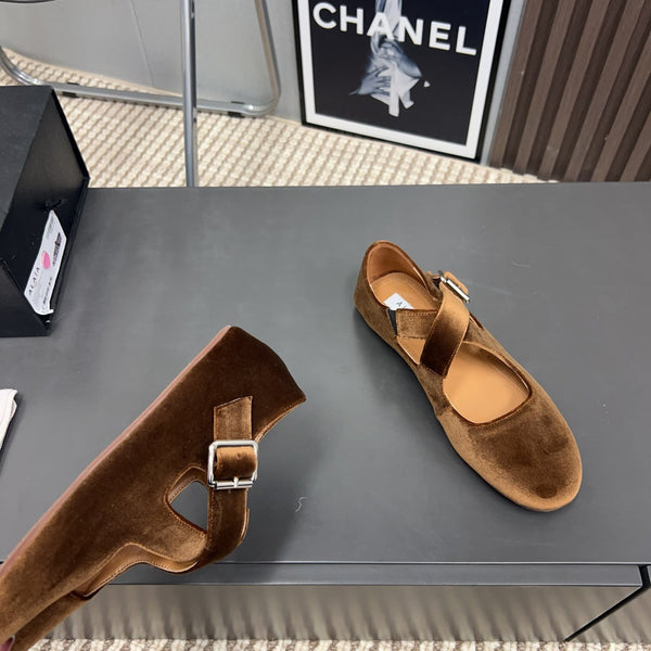 Alaila Criss Cross Ballet Flats In Brown Velvet 996041