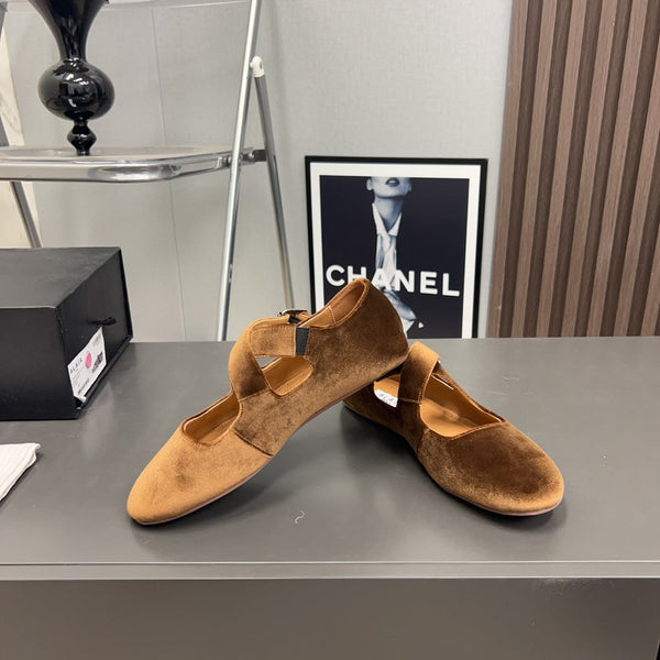 Alaila Criss Cross Ballet Flats In Brown Velvet 996041