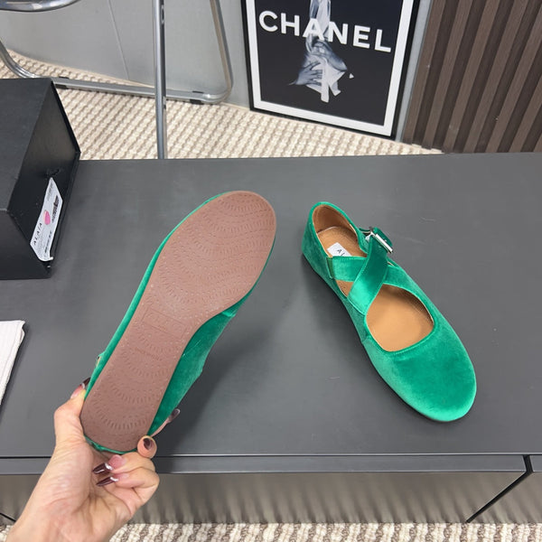 Alaila Criss Cross Ballet Flats In Green Velvet 996047