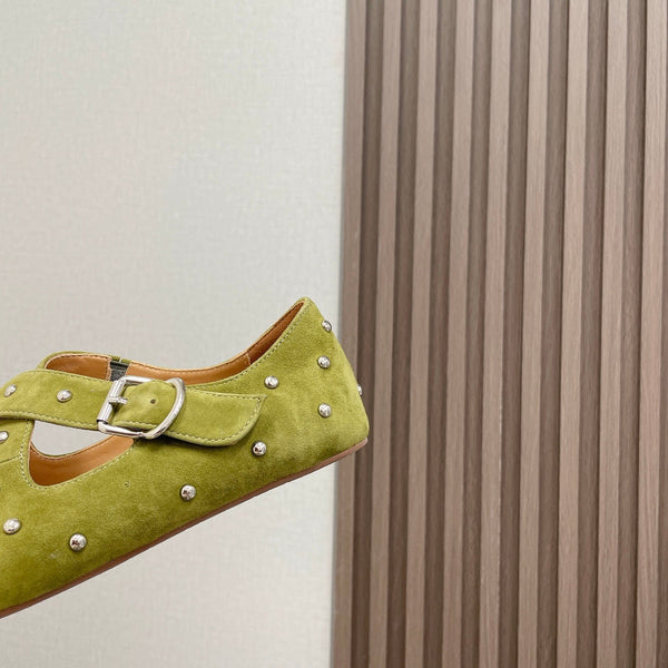 Alaia 2025 Criss Cross con borchie Ballerine in camoscio verde avocado 293209