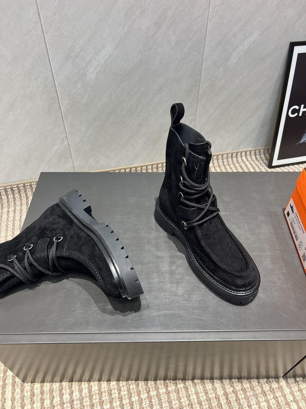 HM 25s Tobacco Boots 30mm Black Suede 442556