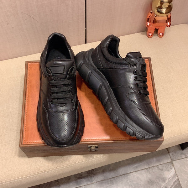 PRA SNEAKER IN BLACK PLAIN LEATHER LOGO