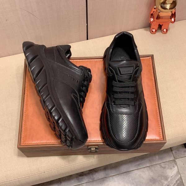 PRA SNEAKER IN BLACK PLAIN LEATHER LOGO