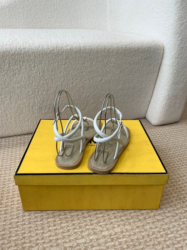 FENDI O'LOCK THONG SANDAL WHITE CALFSKIN WITH GOLD HARDWARE