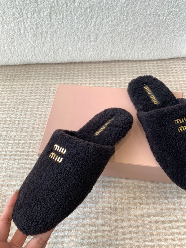 Miu Slippers Black Wool