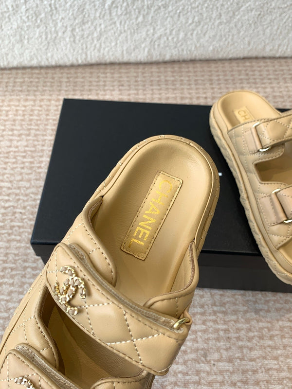 DAD SANDAL IN AMBER YELLOW CALFSKIN MULE