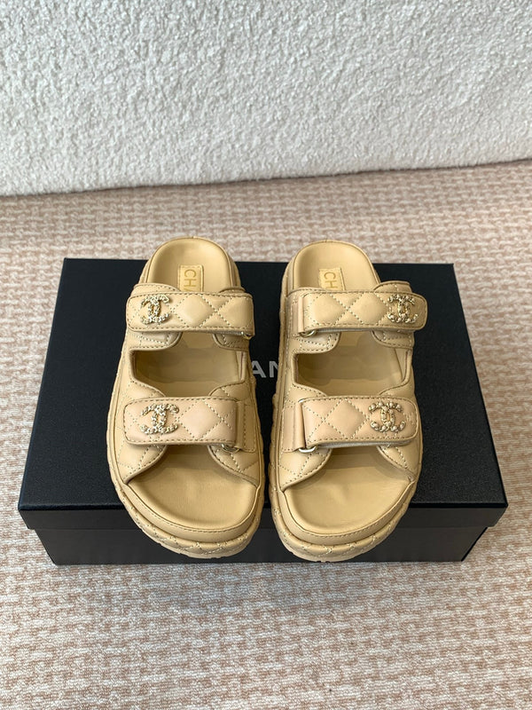 DAD SANDAL IN AMBER YELLOW CALFSKIN MULE