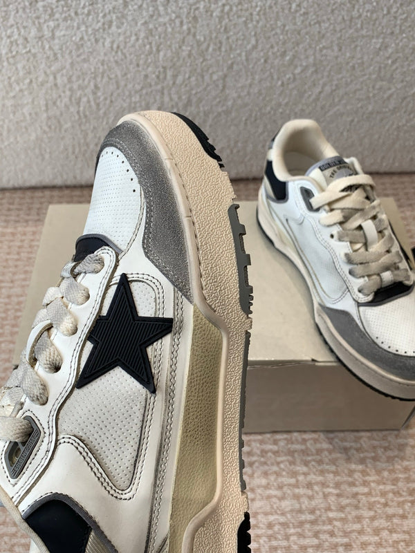 FORTY2 SNEAKERS WITH BLACK STAR WHITE CALFSKIN AND GREY SUEDE UPPER