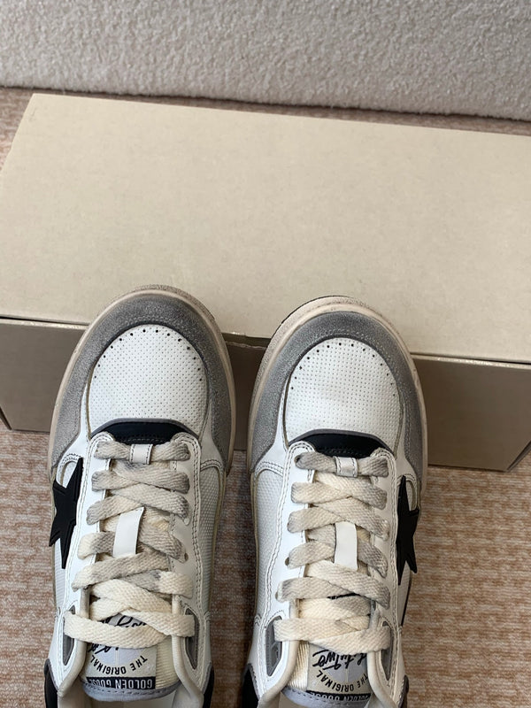 FORTY2 SNEAKERS WITH BLACK STAR WHITE CALFSKIN AND GREY SUEDE UPPER