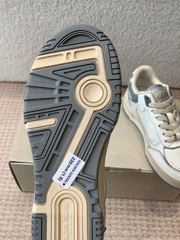 FORTY2 SNEAKERS WITH GREY STAR AND WHITE LEATHER HEEL TAB