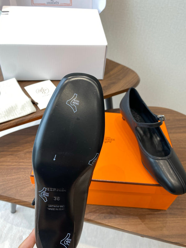 HM 25s Mary Jane 40mm Black Calfskin 422570