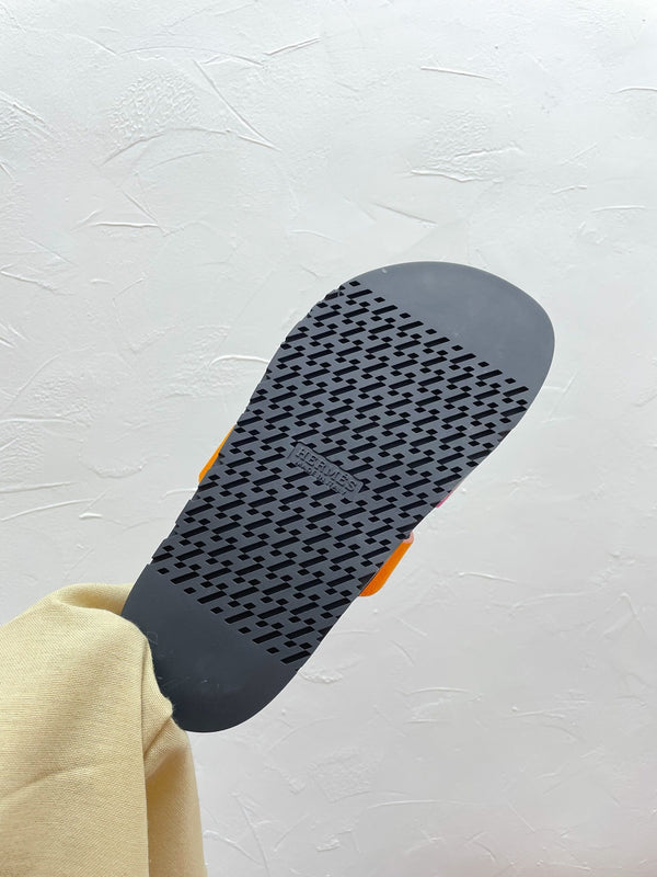 SANDALO CYPRUS IN CAMOSCIO ROSA SCURO MIX ARANCIONE CON FIBBIA H