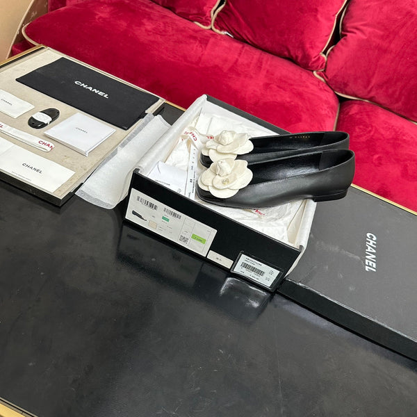 ballet flat white flower black calfskin