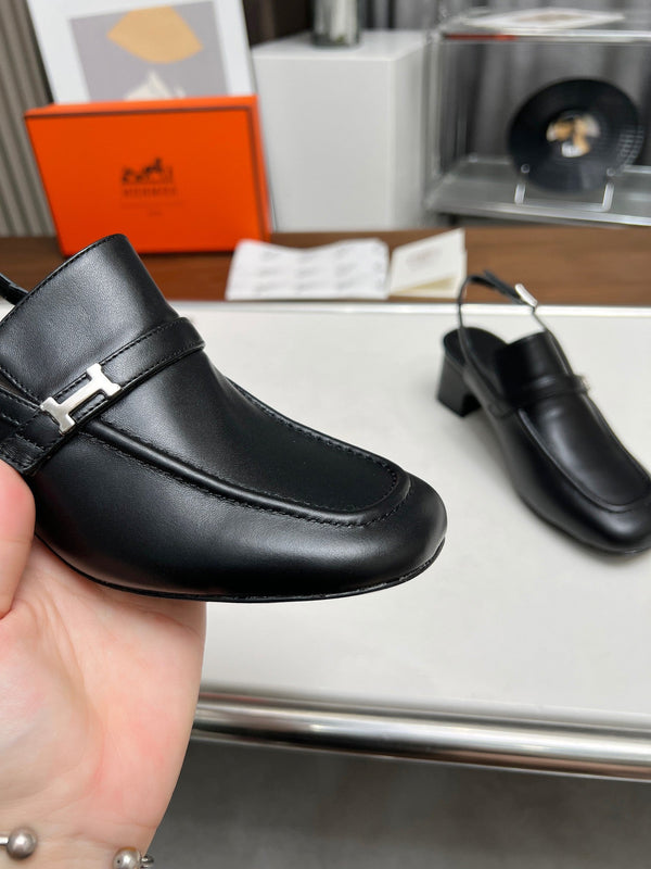 SLINGBACK CON PUNTA QUADRATA IN PELLE DI VITELLO NERA