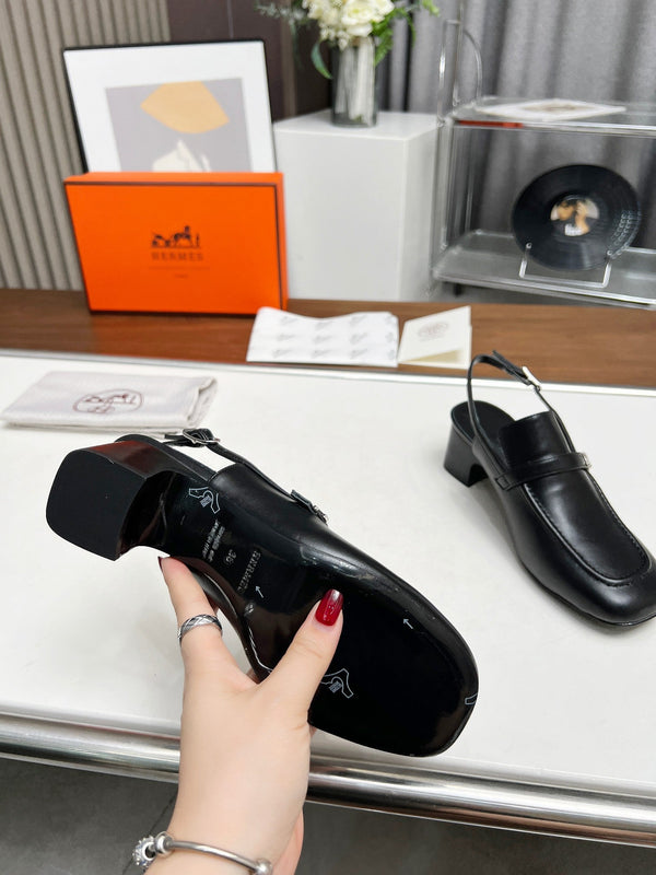 SLINGBACK CON PUNTA QUADRATA IN PELLE DI VITELLO NERA