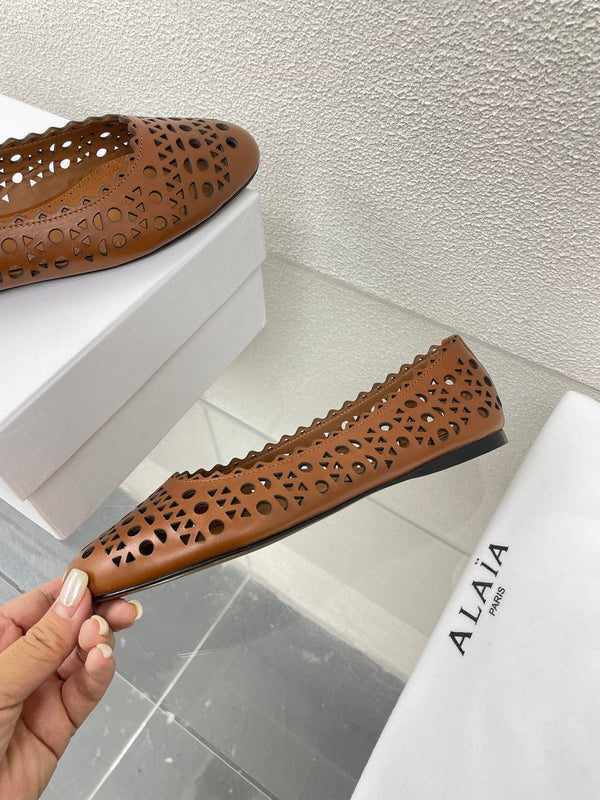 ALAIA BALLET FLAT IN CARAMEL BROWN MESH LAMBSKIN
