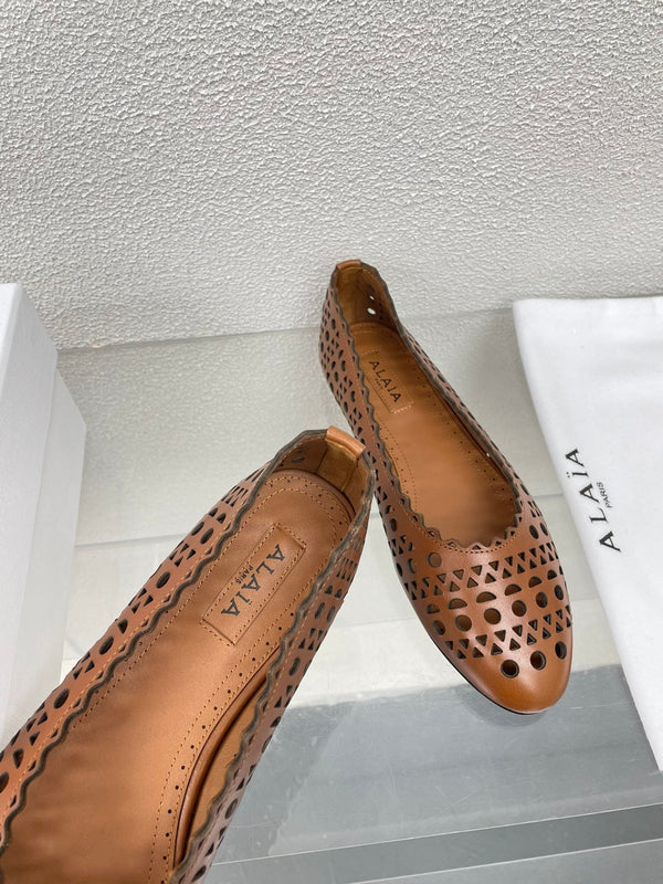 ALAIA BALLET FLAT IN CARAMEL BROWN MESH LAMBSKIN