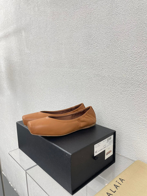 BALLERINE ALAIA IN PELLE DI VITELLO MARRONE RAME