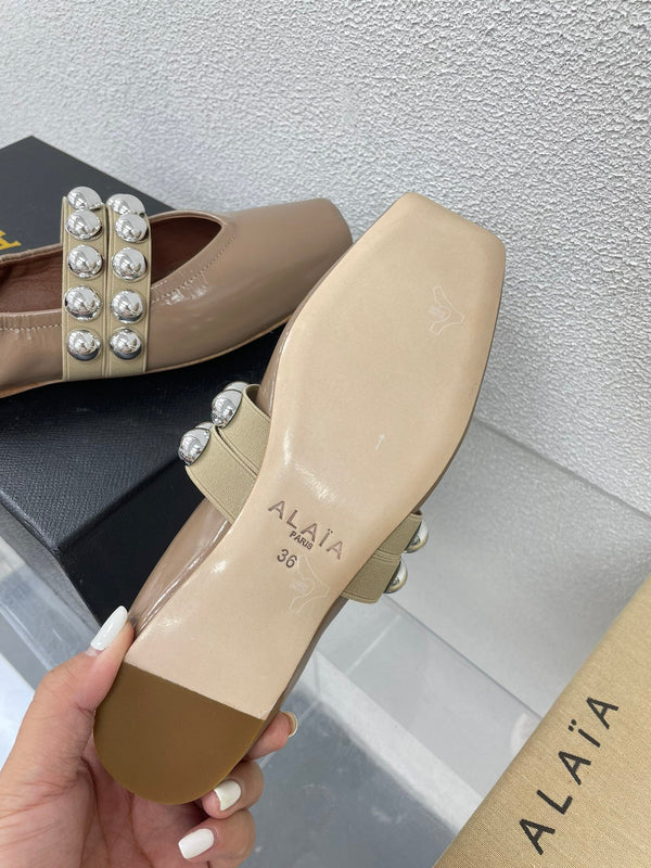 ALAIA MARY JANE PEARL IN GLOSSY BEIGE LAMBSKIN