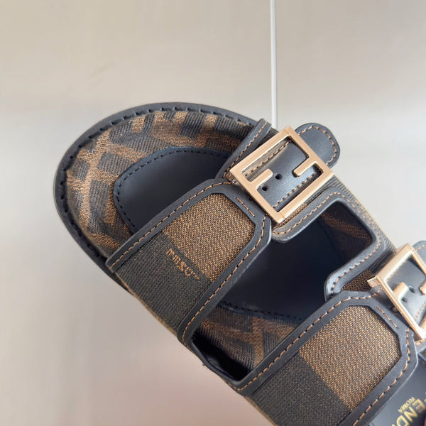 FENDI DAD SANDAL IN MOCHA BROWN MIX BLACK MONOGRAM JACQUARD FABRIC