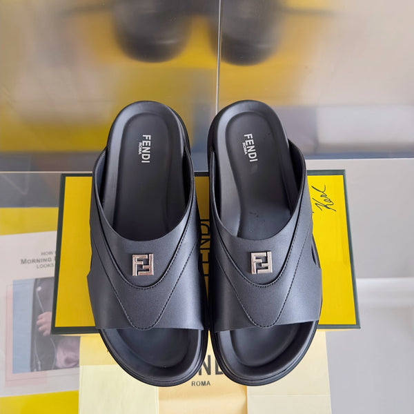 FENDI DIAGONAL ONE-STRAP SLIDE IN BLACK CALFSKIN AND RUBBER
