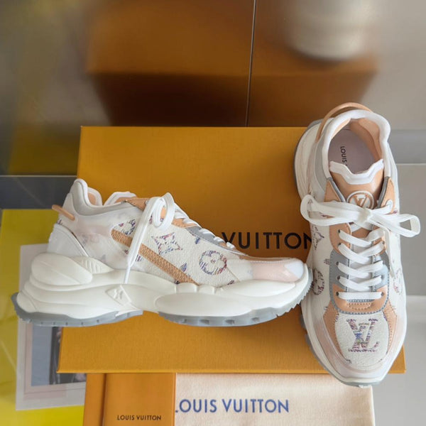 Sneaker LV Run 55 da 55 mm, tessuto jacquard monogrammato bianco misto marrone beige