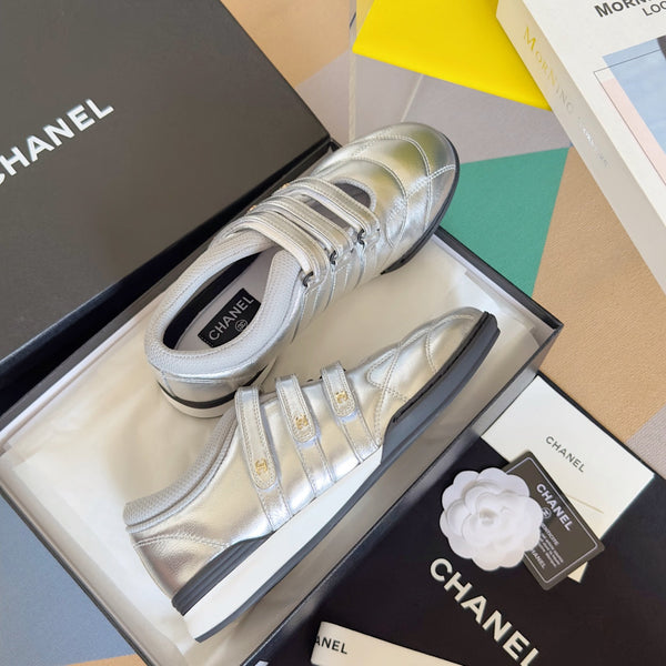 CC MARY JANE SNEAKER IN SILVER LAMBSKIN