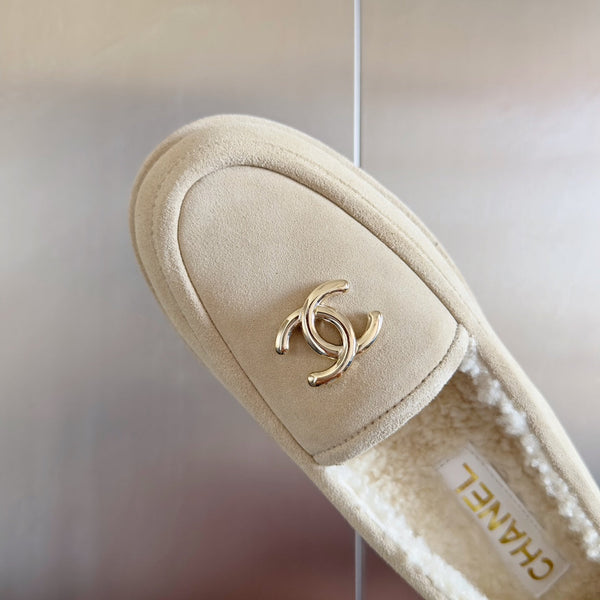 CC Moccasins 15mm White Suede