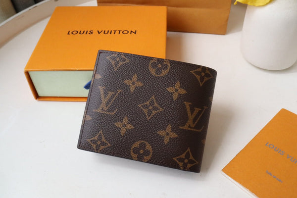 LV M60053 Amerigo Wallet Brown Monogram Canvas 224129