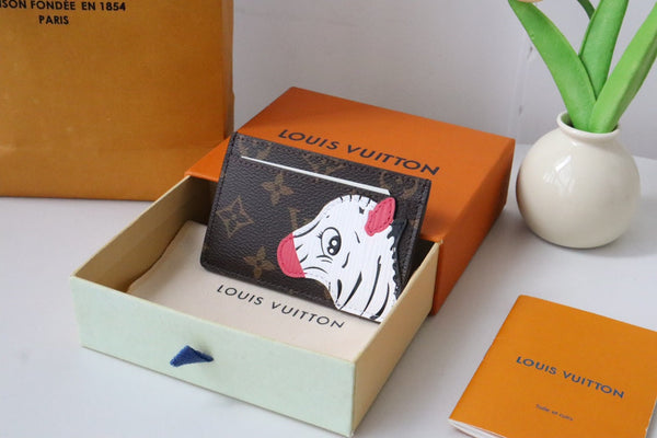 Porta carte di credito LV x SY Horse in tela monogramma marrone verde 204656