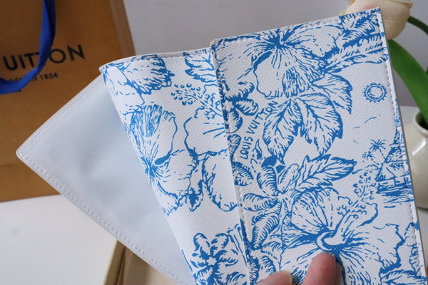 Porta passaporto LV By the Pool, motivo: piastrelle blu monogramma, tela stampata 204707