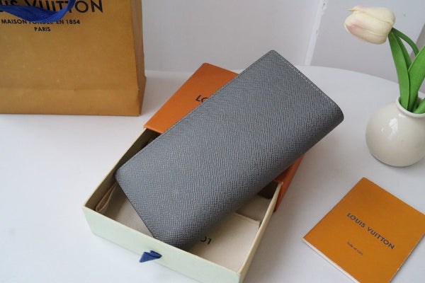 LV M11580 Brazza Wallet Gray Blue Cowhile 224132