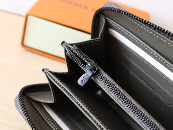 LV M12578 Zipper Wallet Anthracite Grey Monogram Cowhide 224284