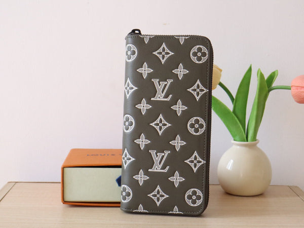 LV M12504 Zipper Wallet Anthracite Grey Monogram Cowhide 224285