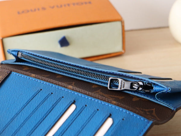 LV M81538 Brazza Wallet Blue Monogram Canvas & Calfskin 224094