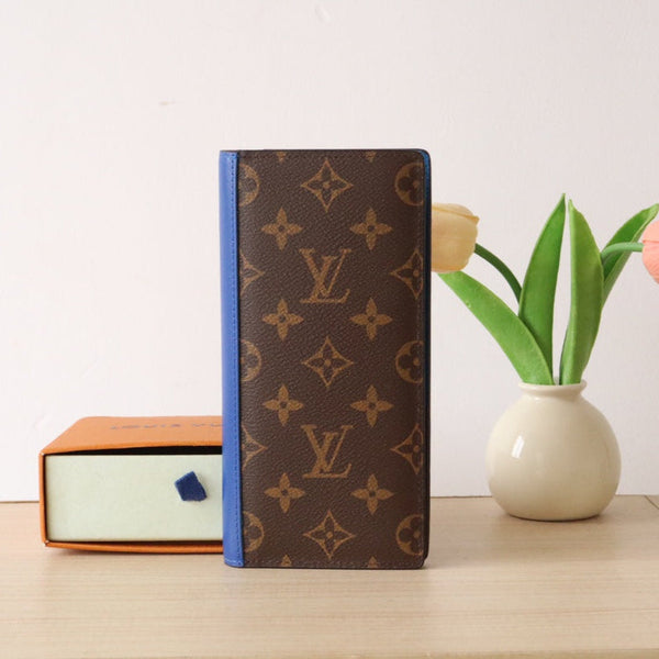 LV M81538 Brazza Wallet Blue Monogram Canvas & Calfskin 224094