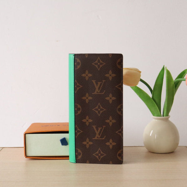 LV M81538 Brazza Wallet Green Monogram Canvas & Calfskin 224093