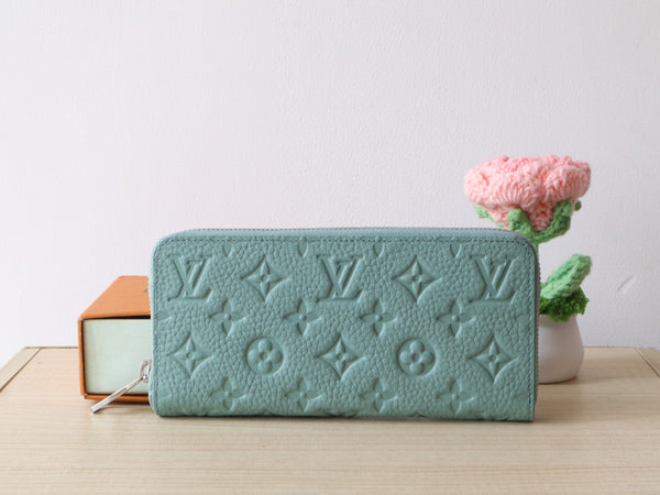 LV Zippy Wallet 19.5cm Monogram Grained Taurillon Cowhide