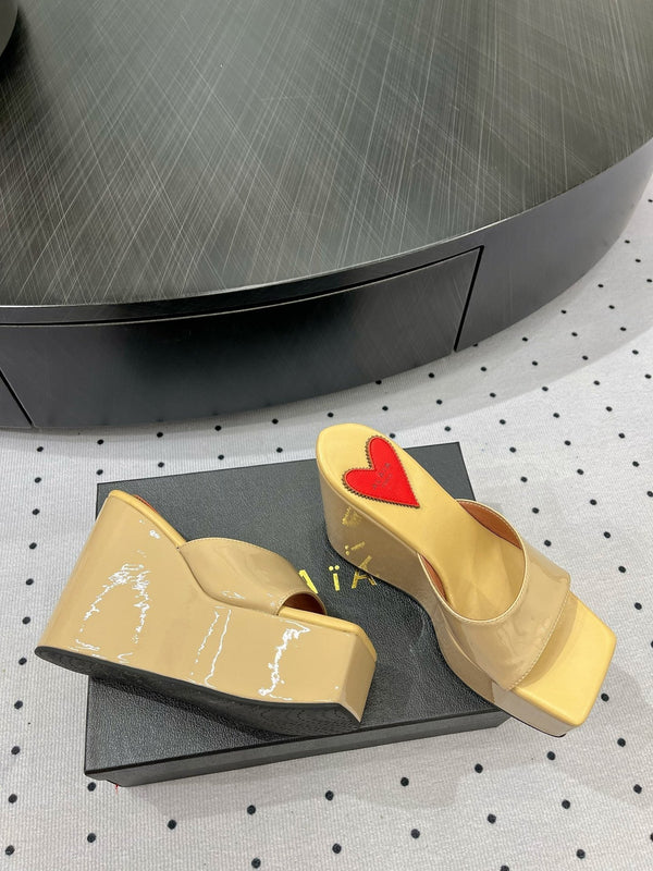 Alaila High Sandal 115mm In Beige Glossy Lambskin 954870