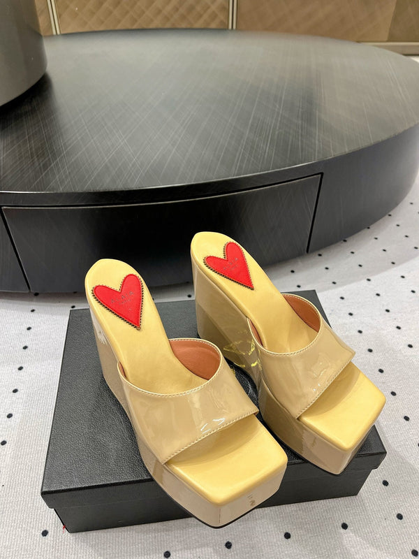 Alaila High Sandal 115mm In Beige Glossy Lambskin 954870