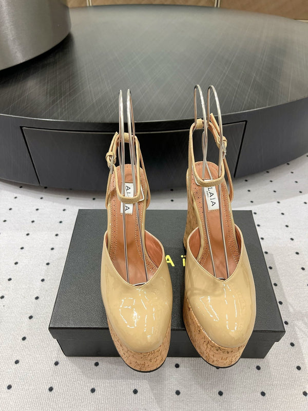Alaila Wedge Sandals 115mm In Beige Glossy Lambskin 954881