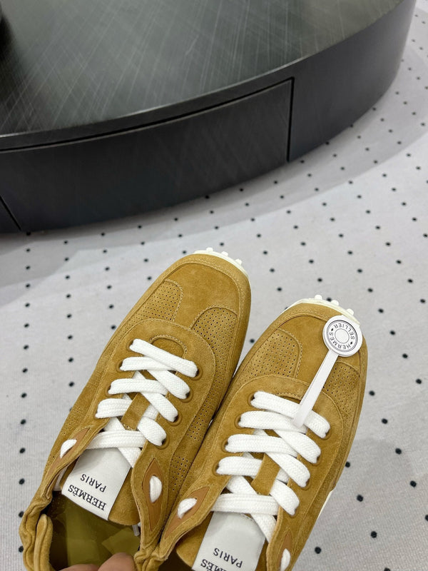 HM Sneaker 10mm In Light Yellow Brown Suede  954742