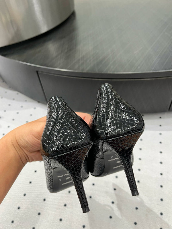 HEELED PUMPS 65 MM IN BLACK LIZARD PATTERN CALFSKIN GOLD HARDWARE