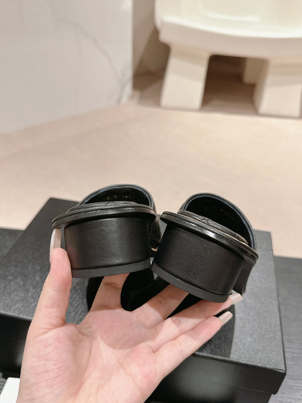 sandalo cc dad tutto nero in pelle di vitello trapuntata